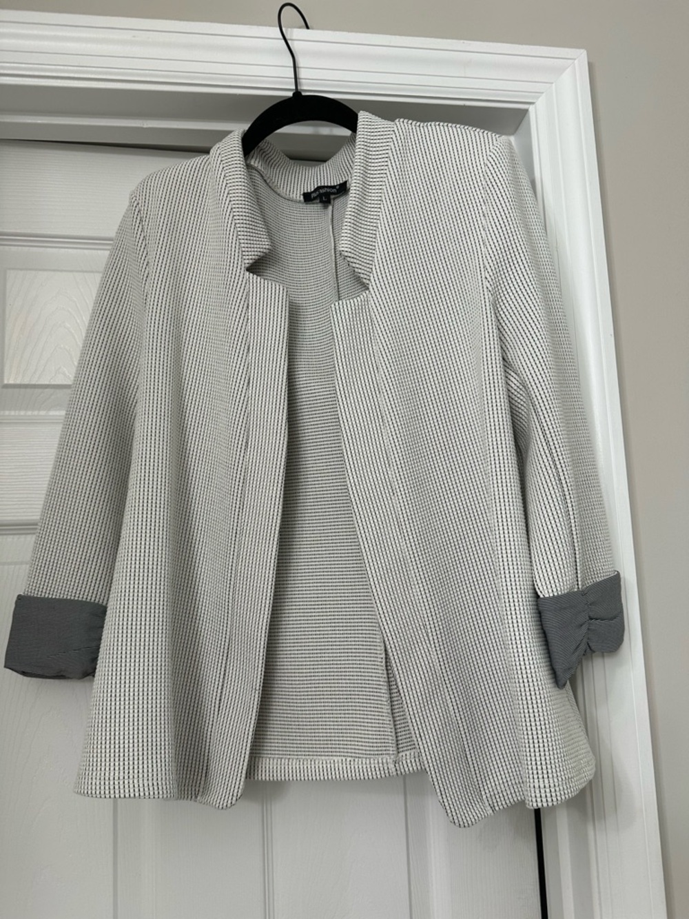 Light Gray Textured Open-Front Women's Jacket